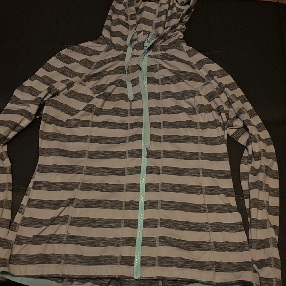 Lukka zip up